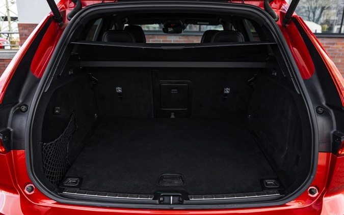 Volvo XC 60 cena 125900 przebieg: 133628, rok produkcji 2018 z Recz małe 781